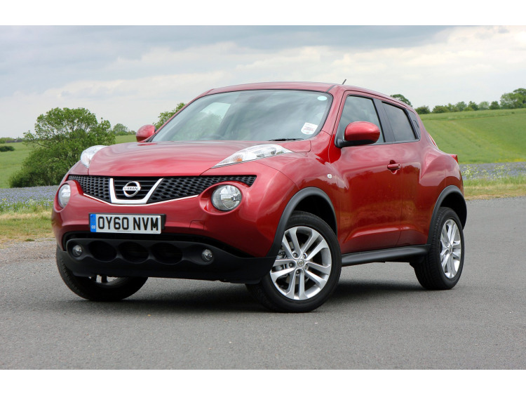 Baguette chrom&eacute;e de contour de calandre pour Nissan Juke