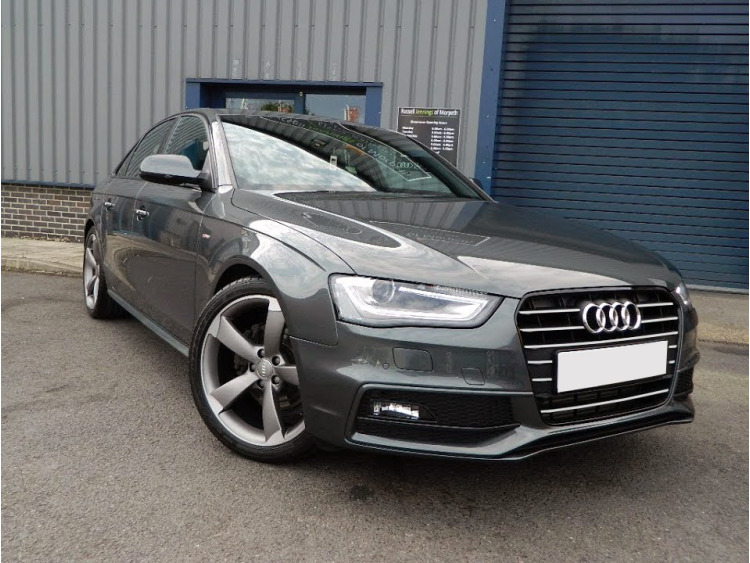 Baguette de calandre chrom&eacute;e compatible avec Audi A4 s&eacute;rie 4 15-19