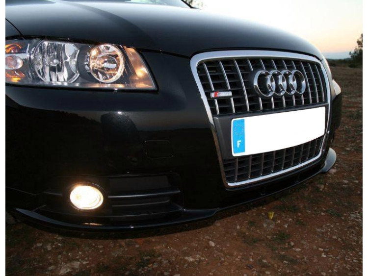 Baguette de calandre chrom&eacute;e pour Audi A3 s&eacute;rie 2 03-08 Audi A3 S&eacute;rie 2 Sportback 04-08 S3 06-26 S3 