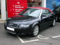 Baguette de calandre inf&eacute;rieure chrom&eacute;e pour Audi A4 s&eacute;rie 1 94-98 Audi A4 s&eacute;rie 2 00-04 Audi RS4 00-01 Audi S4 03-08 s&eacute;rie 2 Audi S4 08-11 s&eacute;rie 3 Audi S4 11-16 s&eacute;rie 3 phase 2 Audi S4 16-26 s&eacute;rie 4 Audi S4 97-01 s&eacute;rie 1