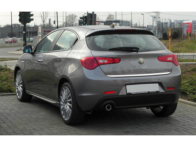 Baguette de coffre chromée compatible avec Alfa Romeo Giullietta