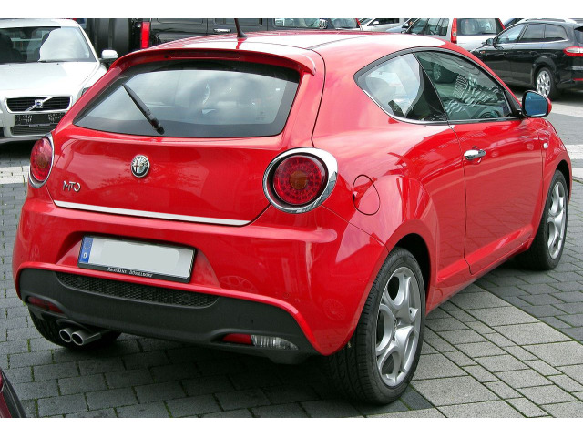 Baguette de coffre chromée compatible avec Alfa Romeo Mito