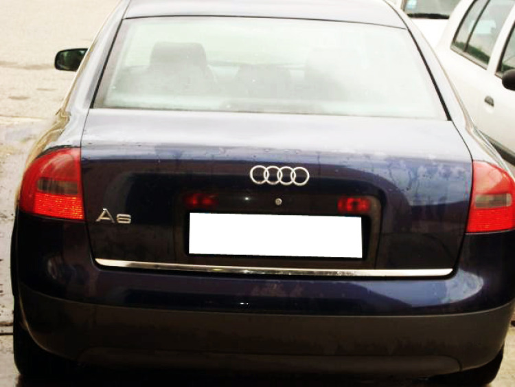Baguette de coffre chrom&eacute;e compatible avec Audi A6 S&eacute;rie 2 97-01 Audi A6 S&eacute;rie 2 Avant 97-05 Audi A6 S&eacute;rie 2 Phase 2 01-04 Audi A6 S&eacute;rie 2 Phase 2 Avant 01-05
