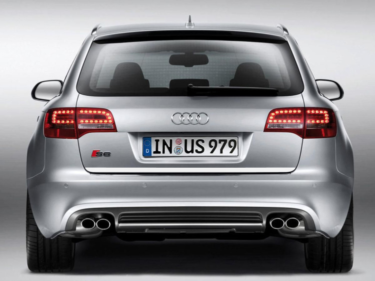 Baguette de coffre chrom&eacute;e compatible avec Audi S6 06-08
