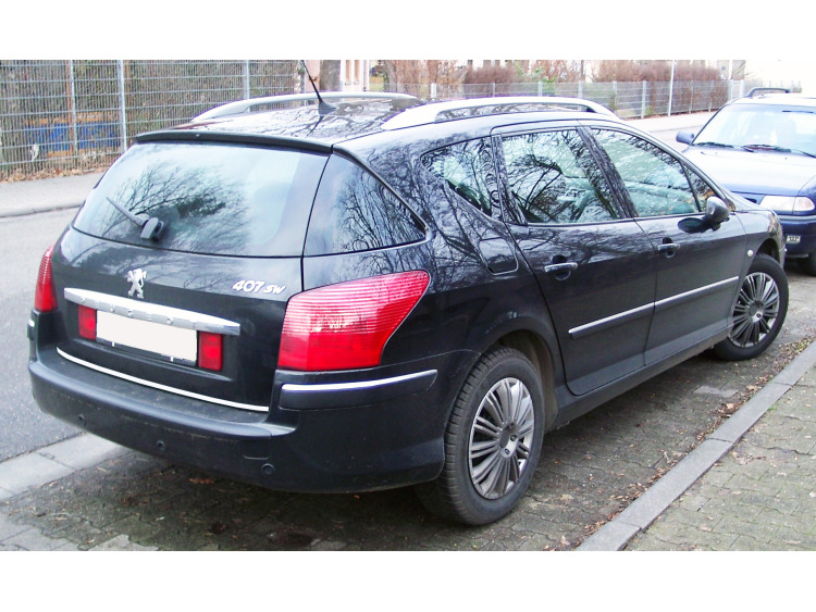 Baguette de coffre chrom&eacute;e compatible avec Peugeot 407 SW