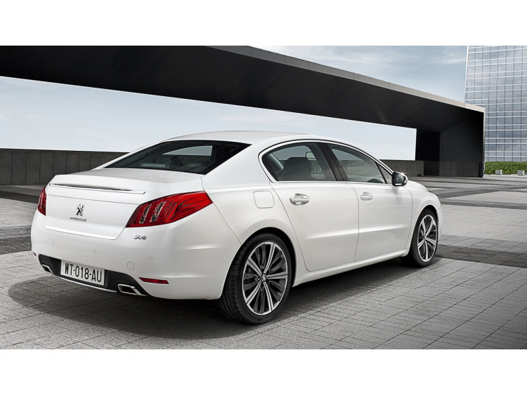 Baguette de coffre chrom&eacute;e compatible avec Peugeot 508 Berline