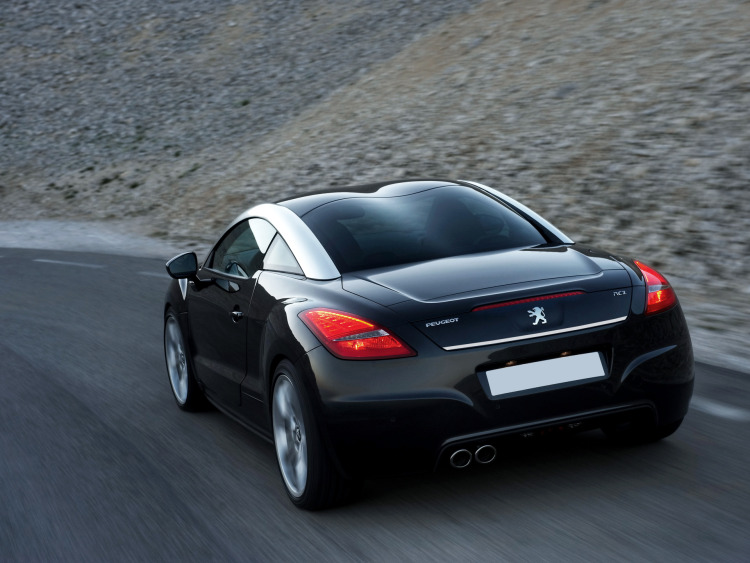 Baguette de coffre chrom&eacute;e compatible avec Peugeot RCZ 10-12 & Peugeot RCZ 12-15 facelift