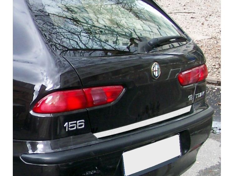 Baguette de coffre chrom&eacute;e pour Alfa Romeo 156 SW