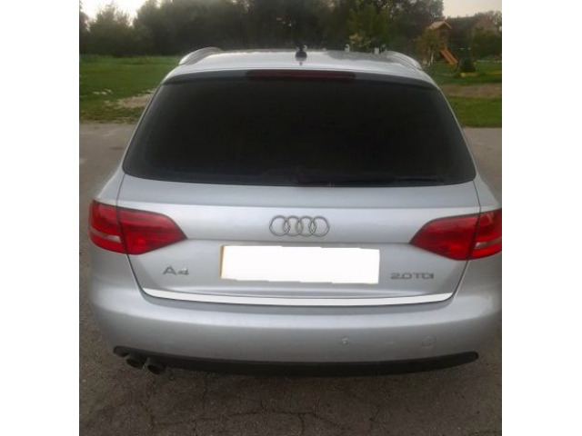 Baguette de coffre chromée pour Audi A4 série 3 avant 0811