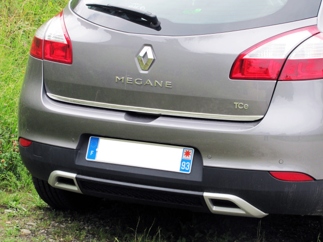 Baguette de coffre chromée pour Renault Mégane III 0812 Renault Mégane III phase 2 1213 Renault Mégane III phase 3 1321