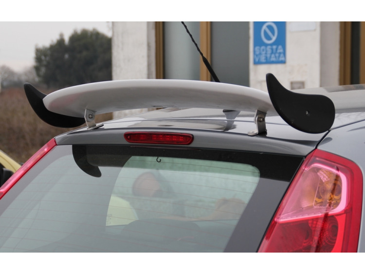 Becquet / aileron pour Fiat Grande Punto 05-09 & Fiat Punto phase 1 99-03 3p v4 appr&ecirc;t&eacute;
